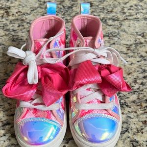 Like new! Girls, hot pink and iridescent, leopard, high top tennis shoes